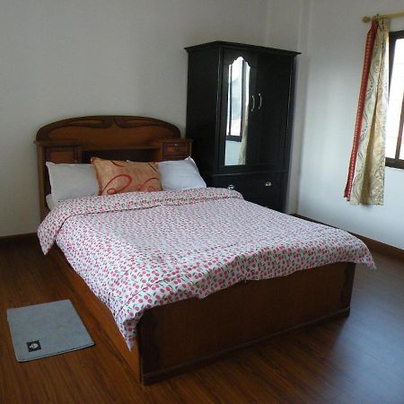 Pokhara Abroad Inn Buitenkant foto