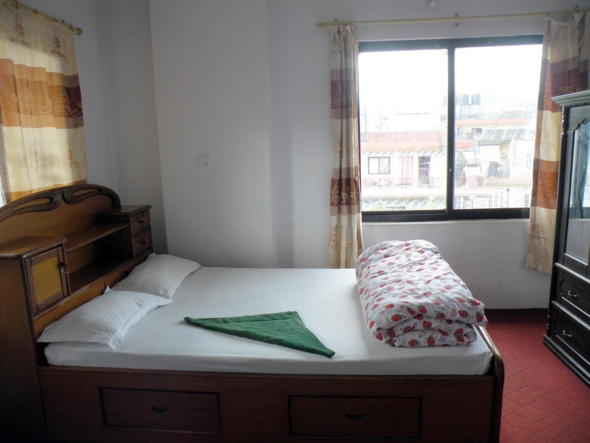 Pokhara Abroad Inn Buitenkant foto