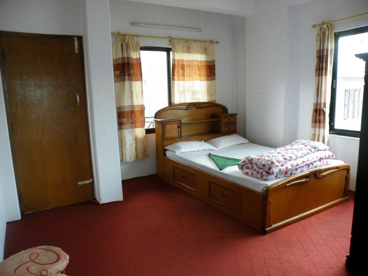 Pokhara Abroad Inn Buitenkant foto