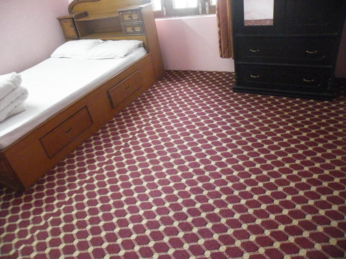 Pokhara Abroad Inn Buitenkant foto